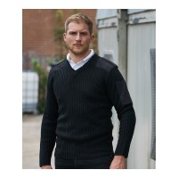 Five Texture Secrets to Make V-Neck Sweaters for Men’s Outfits Look More Expensive