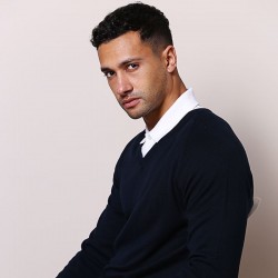 Plain V-neck fully fashioned jumper Maddins 14 Gauge