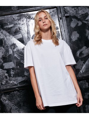 Plain Women's oversized boyfriend tee T-shirts Build Your Brand 220 GSM