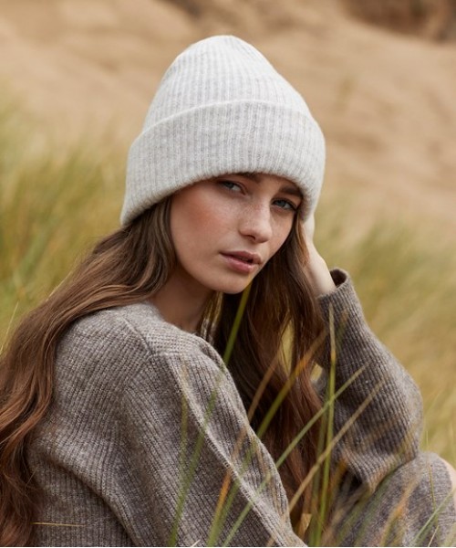 Plain Beanie Cosy ribbed beanie Beechfield