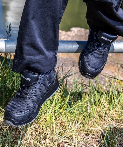 Plain Shoes All-black safety trainer Result Workguard